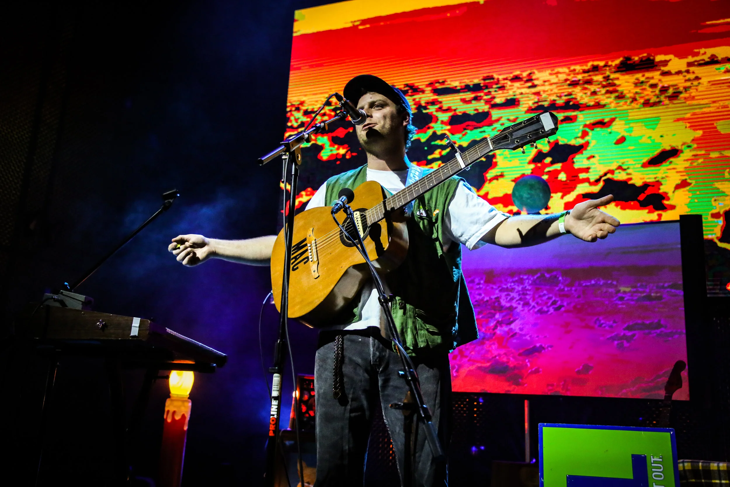 Mac Demarco 12.04.2018 (SHOT FOR ALT 949. OWNED BY ENTERCOM COMMUNICATIONS)