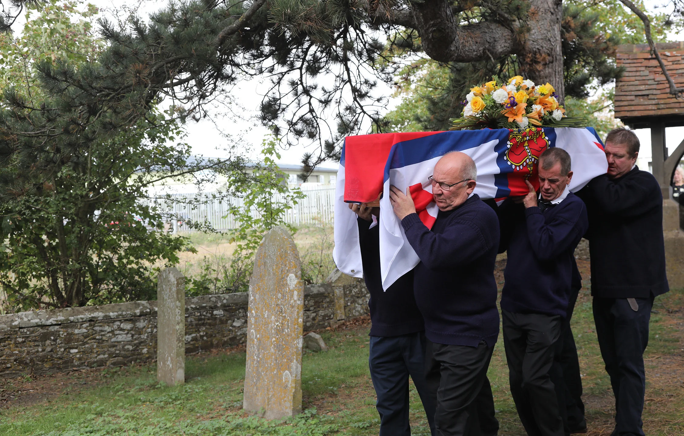 Keith Downey RNLI pall bearers 417A2195.jpg