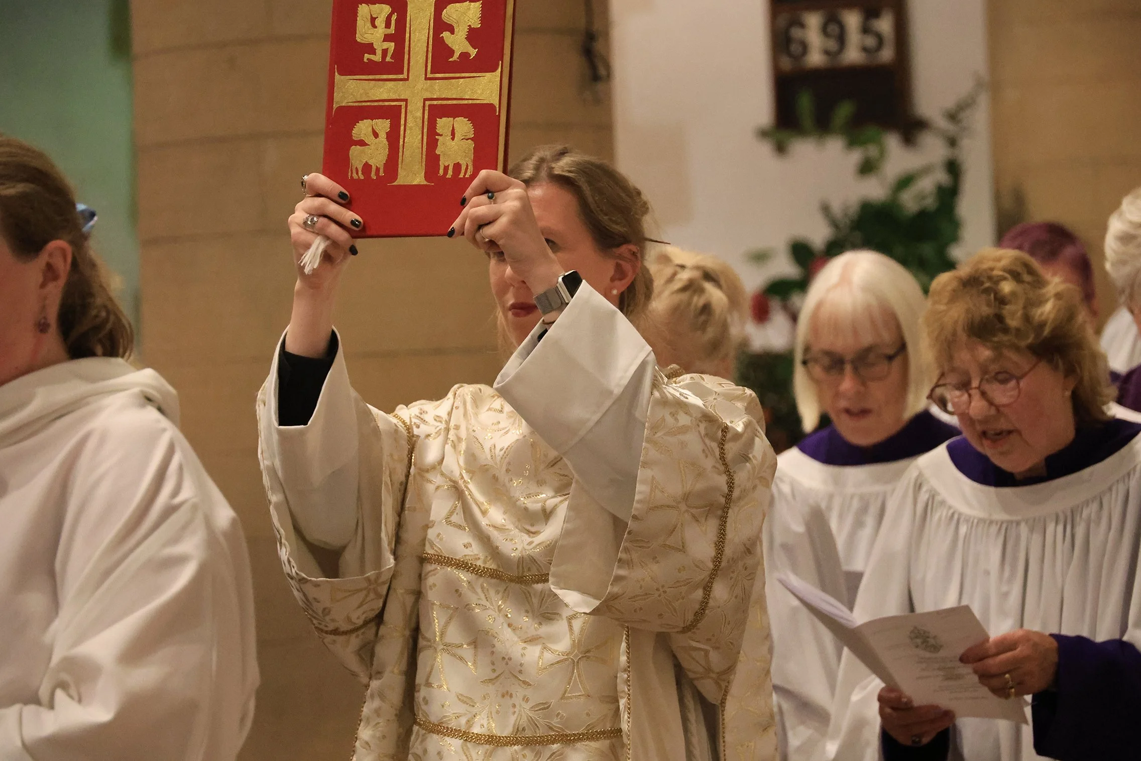 Michael's Ordination  4F2A0048.jpg