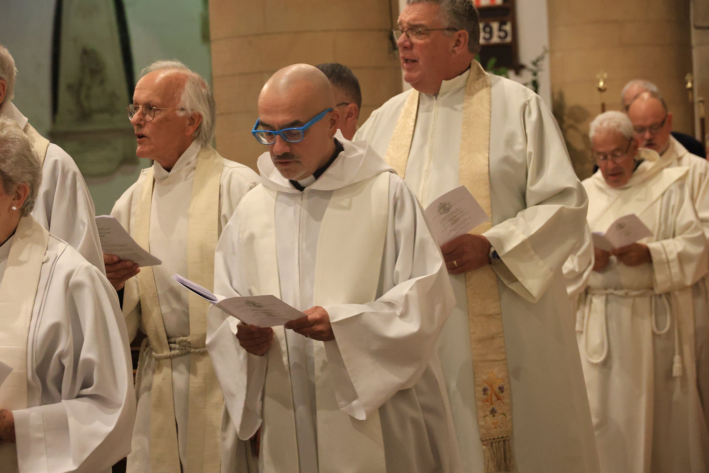 Michael's Ordination  4F2A0073.jpg