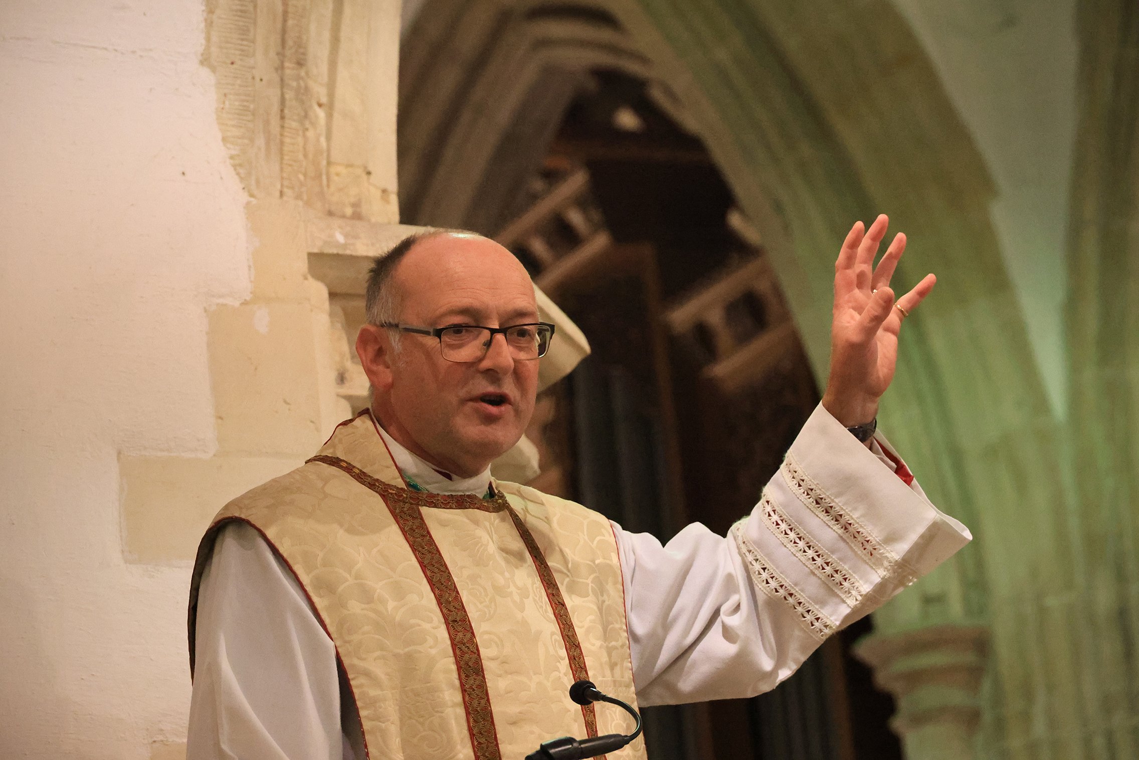 Michael's Ordination  4F2A0176.jpg