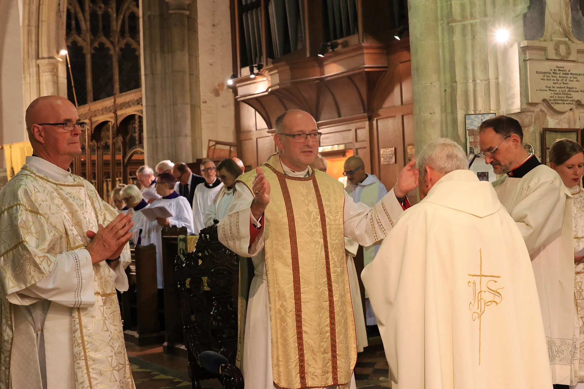 Michael's Ordination  4F2A0331.jpg