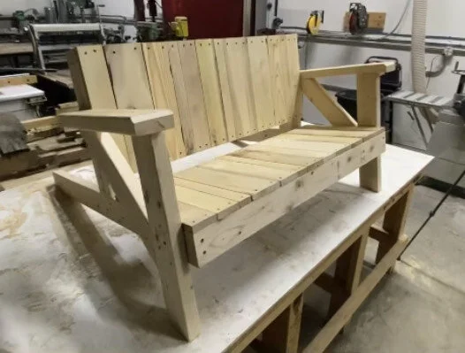 Pallet wood Loveseat digital plans