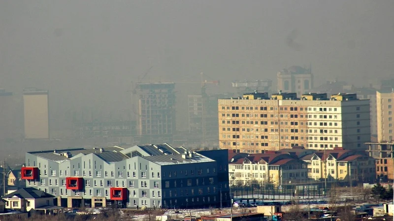 Smog over Bishkek, Kyrgyzstan (AKIpress).