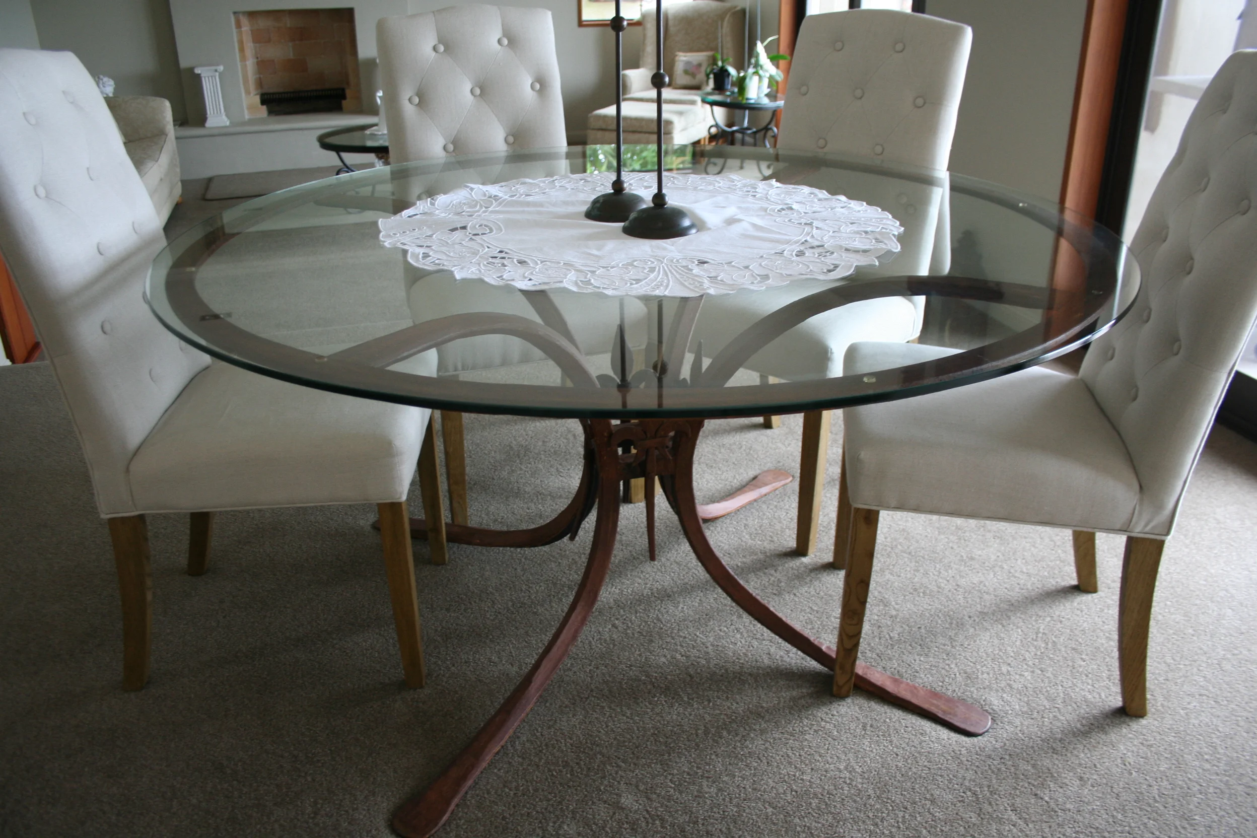 Fleur de li Table