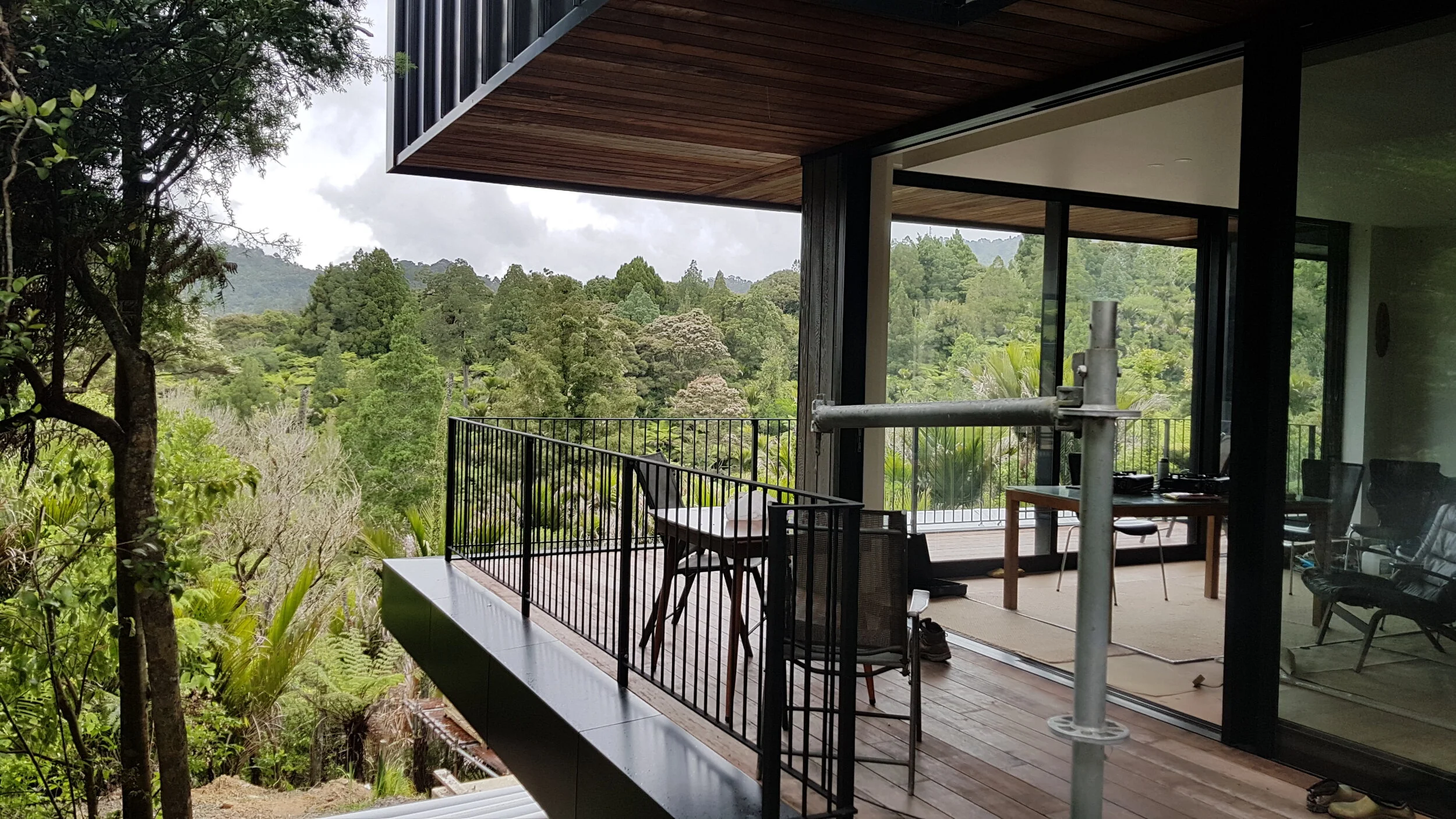 Simple balustrade for a modern home in Oratia