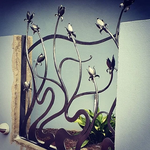 Another project from late last year for the Morningside appartments. This was made to fill a gap after letter boxes were removed. #artistblacksmith #artnouveau #nzblacksmith #forged #morningside #welding #organicmetal #artisticironwork #nzarchitecture