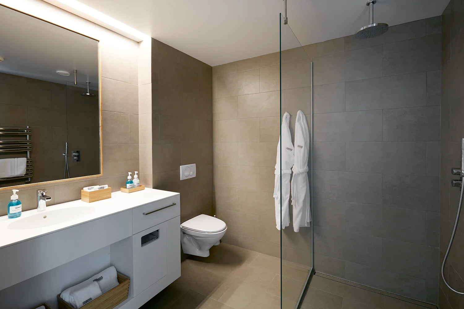 Blue_Lagoon__RI_7857 copy.jpg