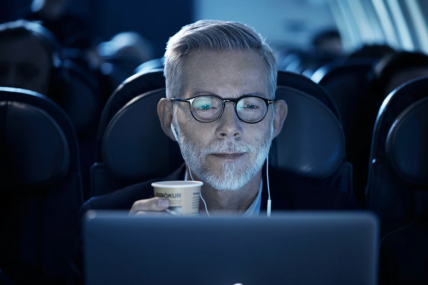 Icelandair_RI_5748 copy.jpg