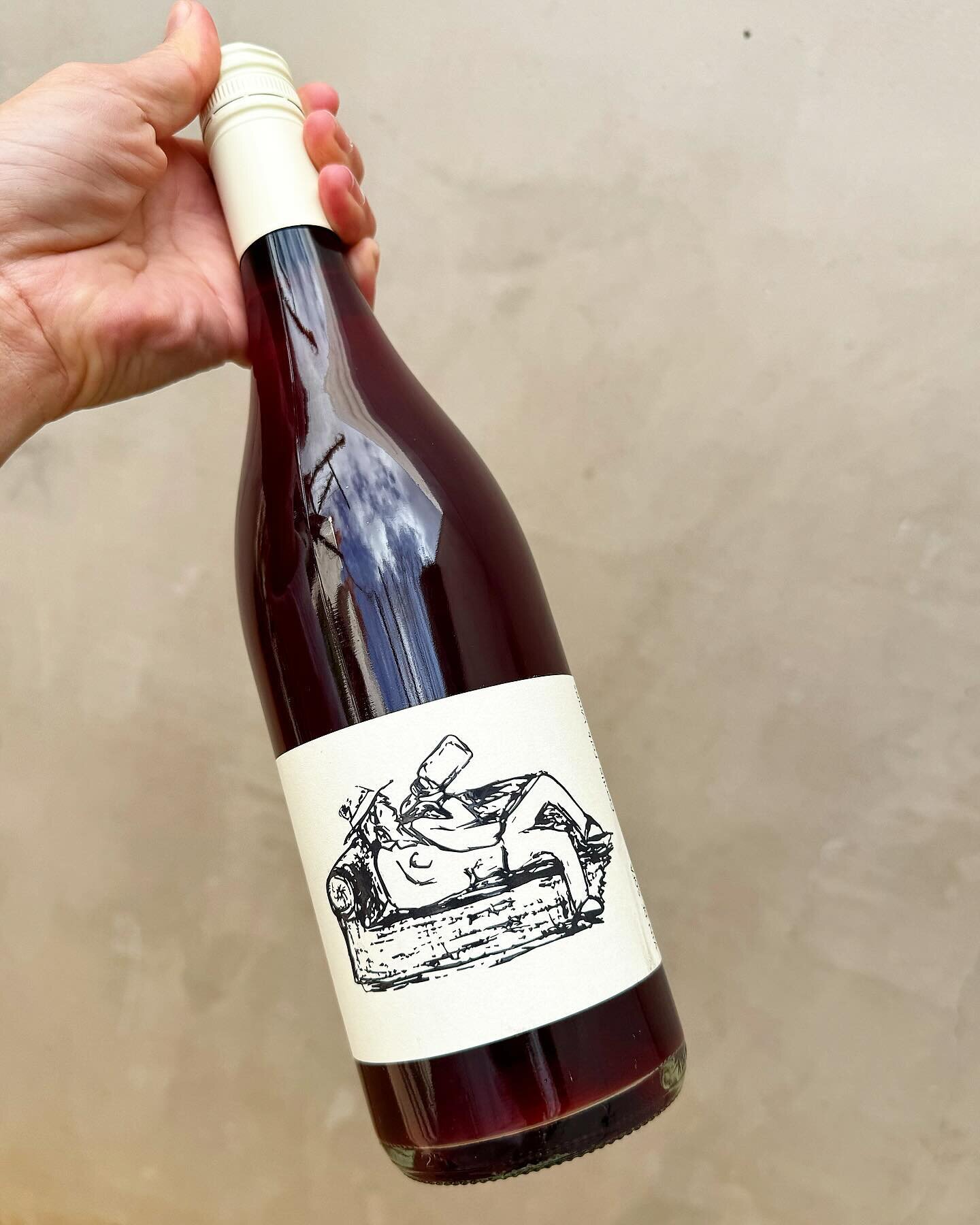 🔔 Australian Chilled Red Blend 🔔 
By @gentlefolkwine 
Spicy &bull; Punchy &bull; Currant &bull; Ripe Fruit 
Now pouring 🌙 
&bull;
Notes by the winemaker : 
The light red delicious lip smacking spicy vibrant little number is back and ready to go!

