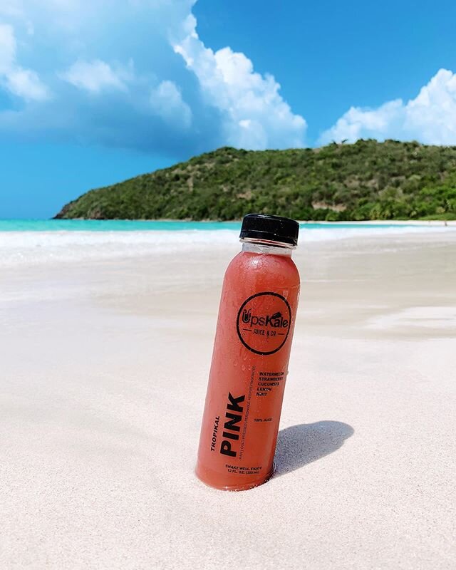 &iquest;Así o más tropikal? El Tropikal Pink tiene la combinación perfecta de ingredientes para refrescarte e hidratarte en un día de playa. O mejor aún, perfecto para combinarlo con un espumoso. 😁🍾🍉🥂 #upskale #juicebar #livetheupskalelife #