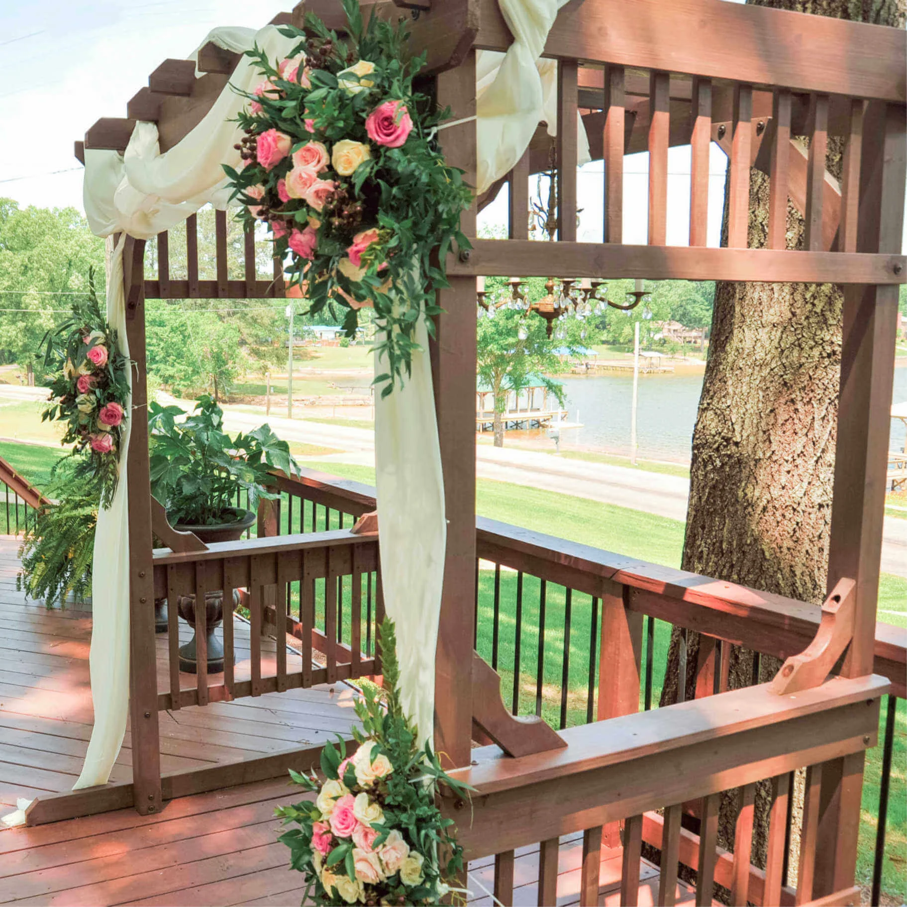 River_Rest_Weddings_Website-Dee_WP-Wedding_Arch.jpg