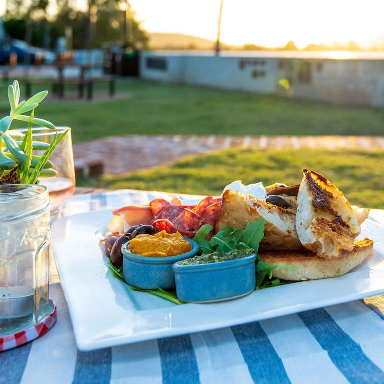 RIVERSIDE-PICNICS_platter.jpeg