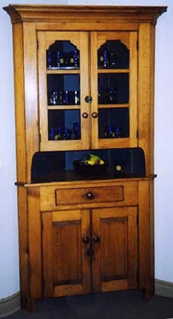 repro small corner cupboard.jpg
