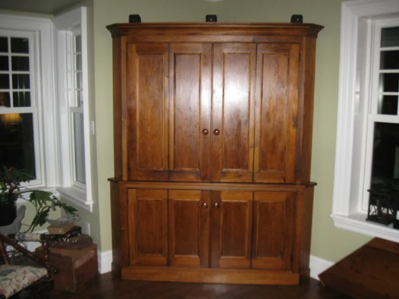 repro corner cupboard122.jpg