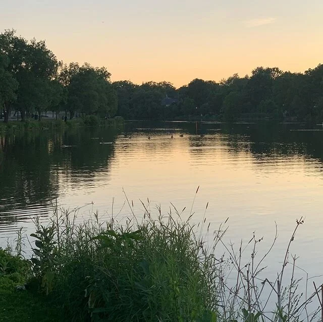 Everyone should plan a visit to Stratford Ontario this summer. The stores are open, there are lots of spacious patios for light meals and of course our fabulous parks system awaits you. Stratford and the surrounding area is an epicentre of independen