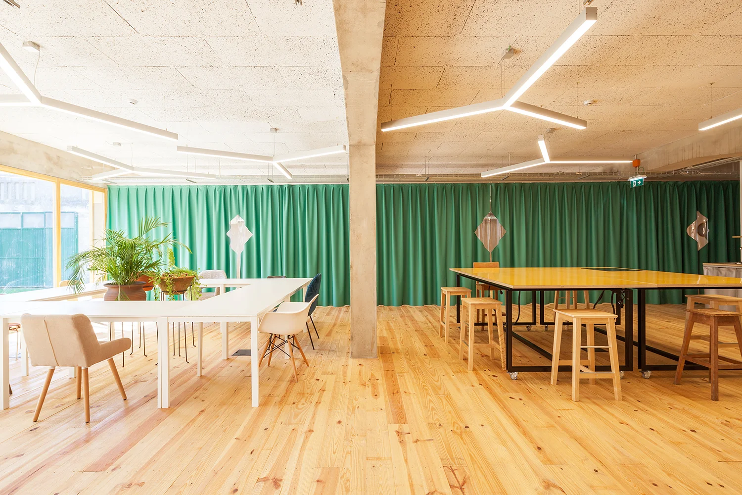 This project is a reflection on the hidden qualities of often unused ground floor spaces and operates as a reactivation method