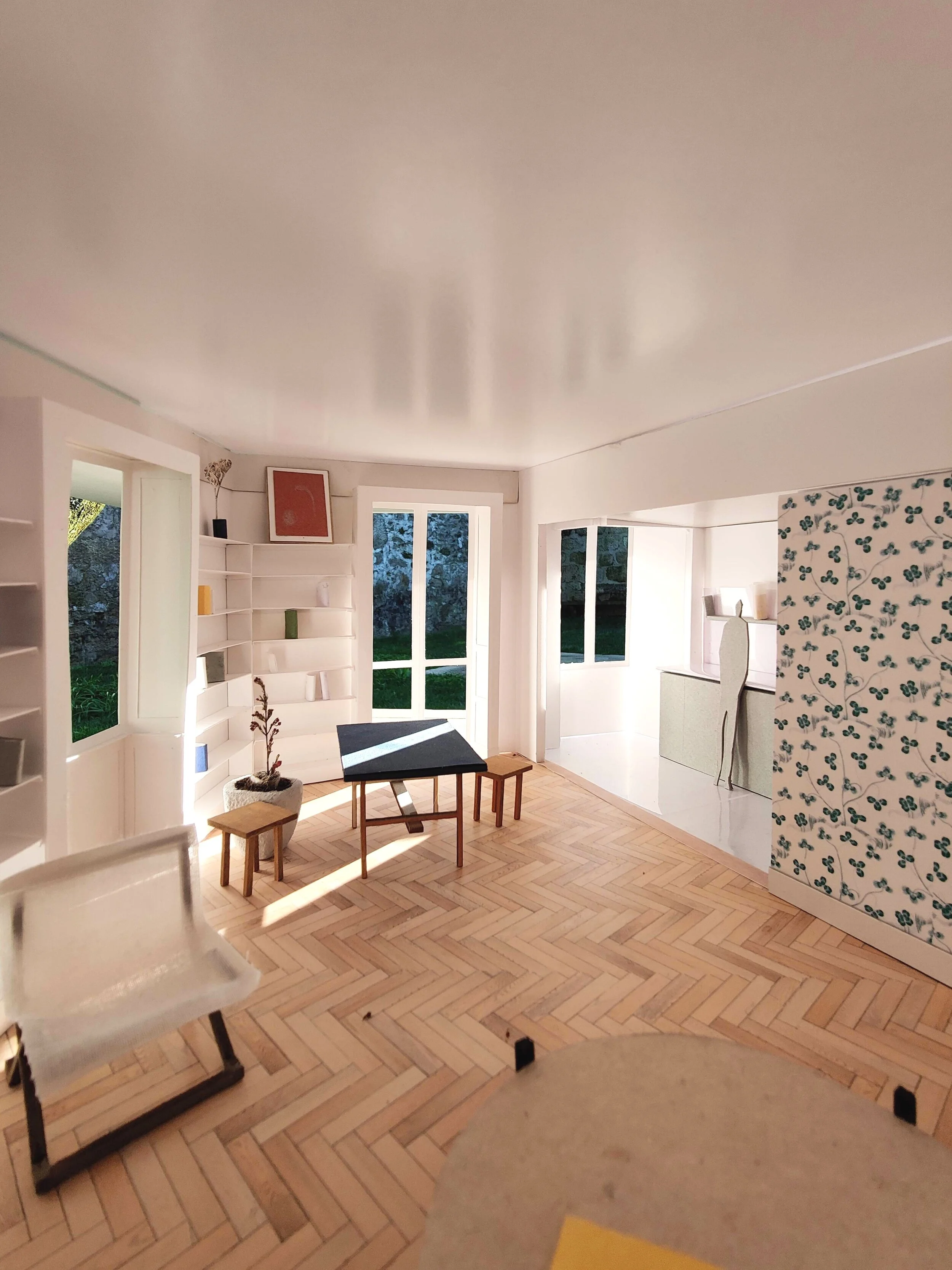 oitoo was commissioned to refurbish an apartment located in a corner building, a 4th floor overseeing the bustling streets below