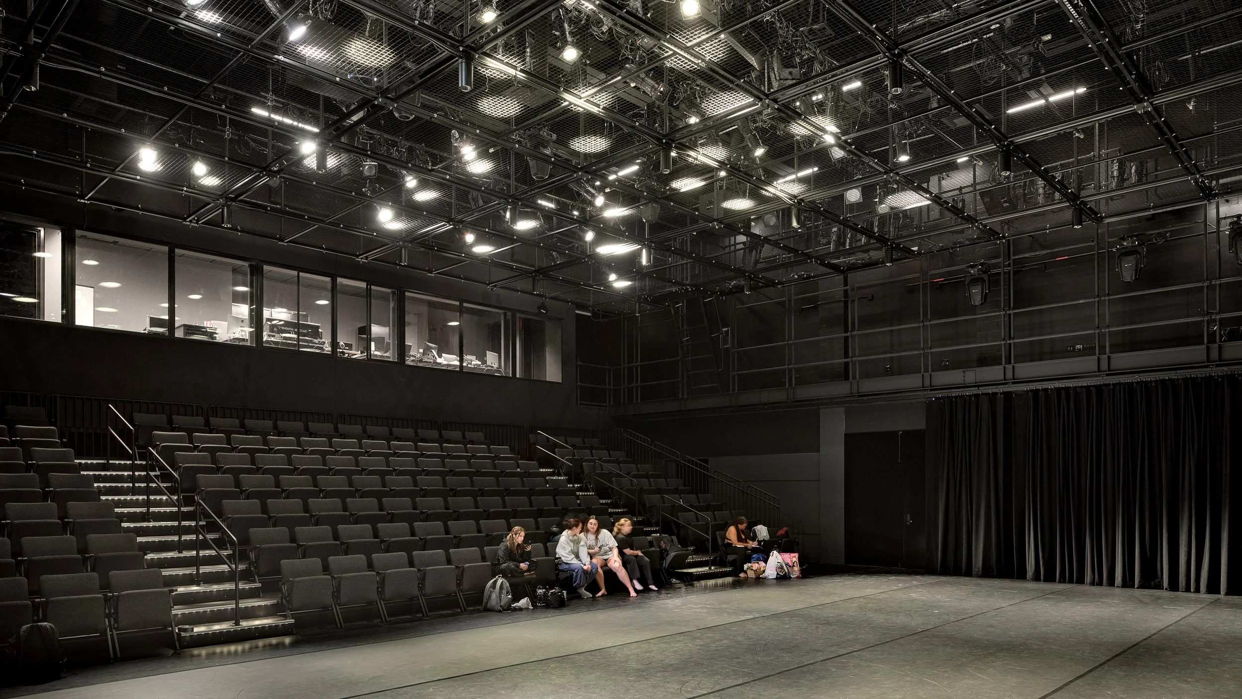 4589-001-00_SDSU New Experimental Theater_07.jpg