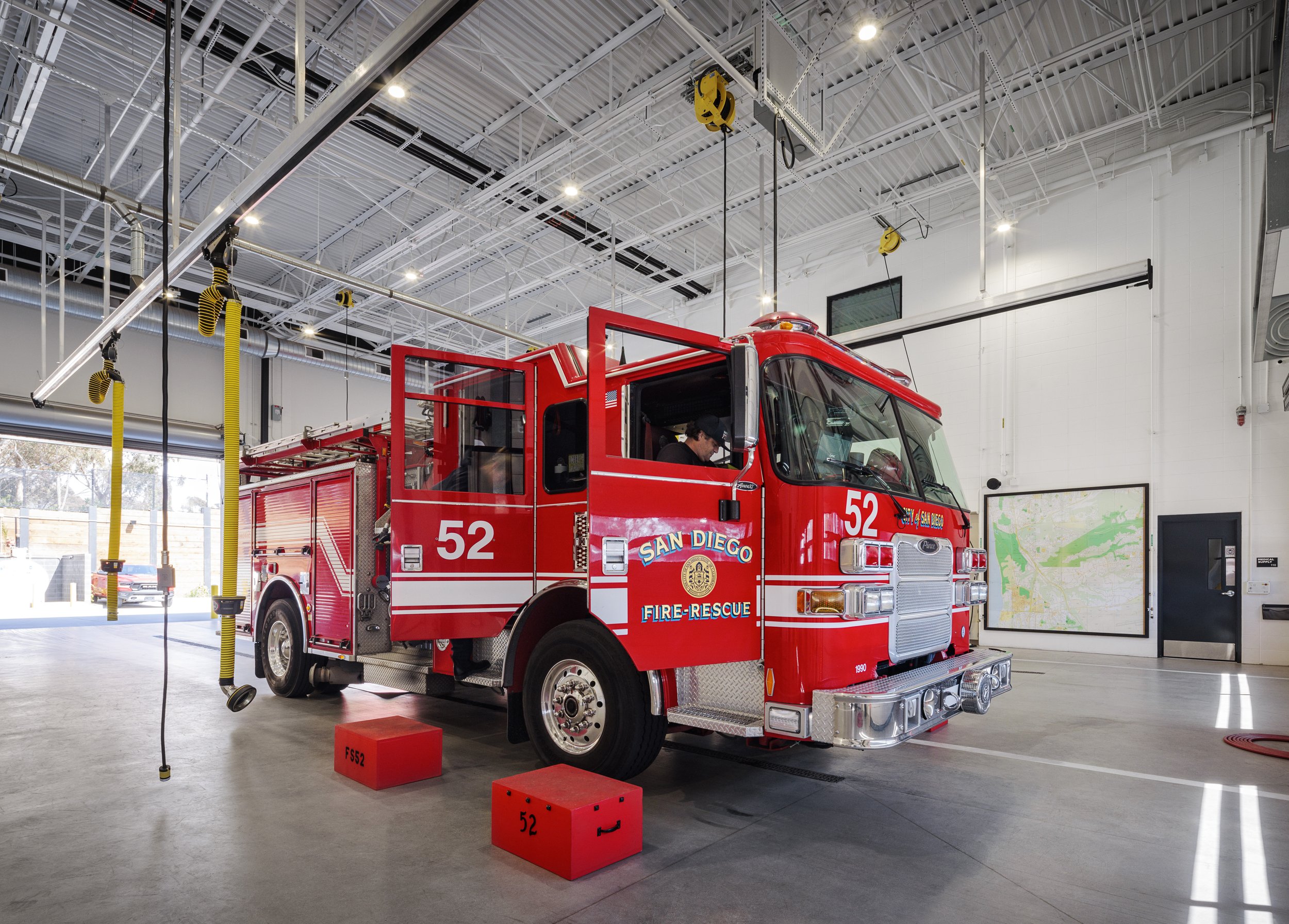 MillerHull_TorreyPinesFireStation_ChipperHatter_02.jpg