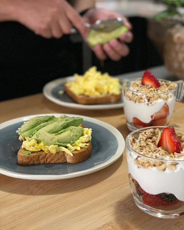 We hope everyone had a Happy Thanksgiving! After a couple of days of stuffing our faces... here is our attempt of eating just a little cleaner 😋

#figandrhubarb #postthanksgiving #avocadotoast #yogurtparfait