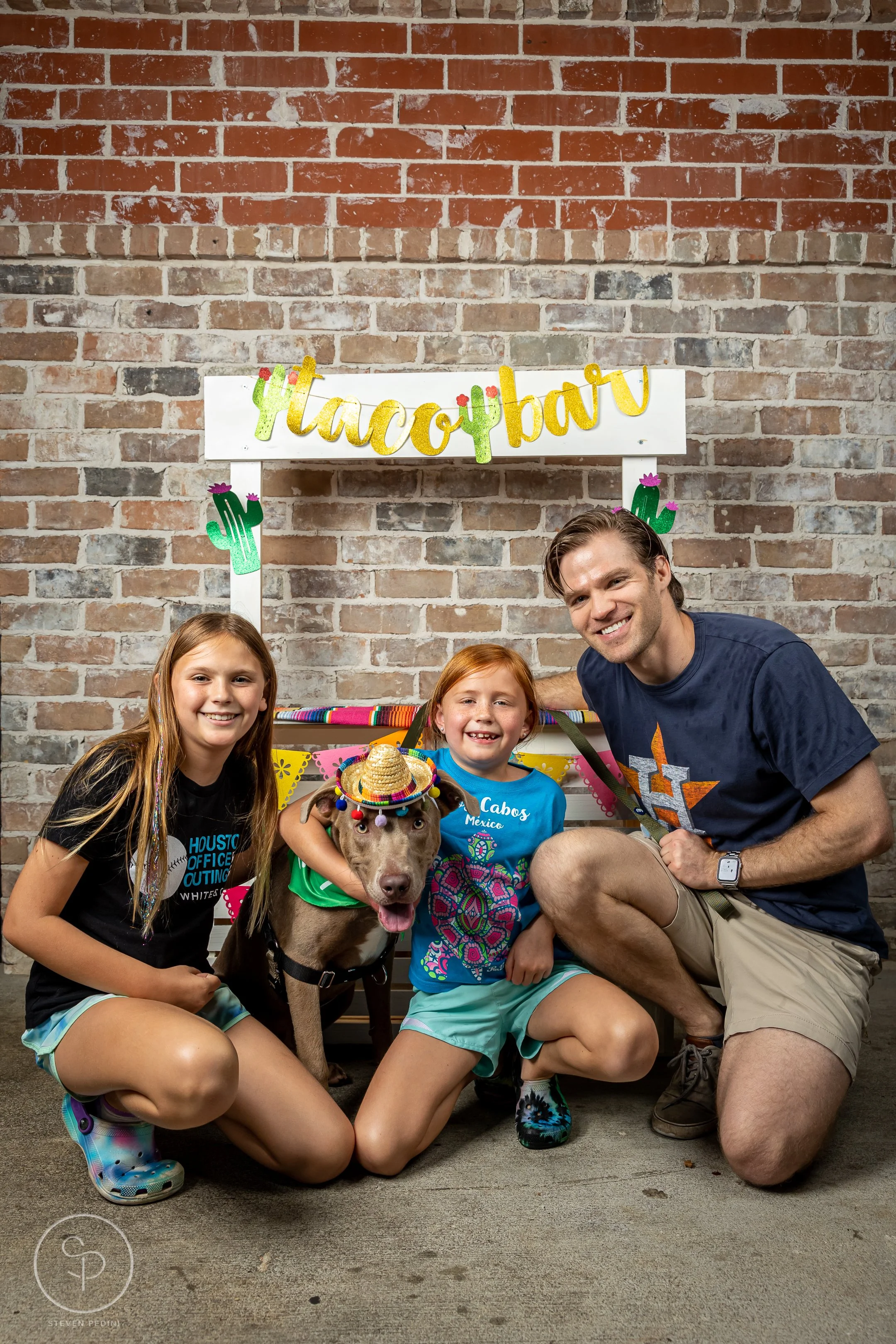 StevenPediniPhotography-CincoDeDoggo-2023-Houston-Texas-BayouHeightsBiergarten-14.jpg