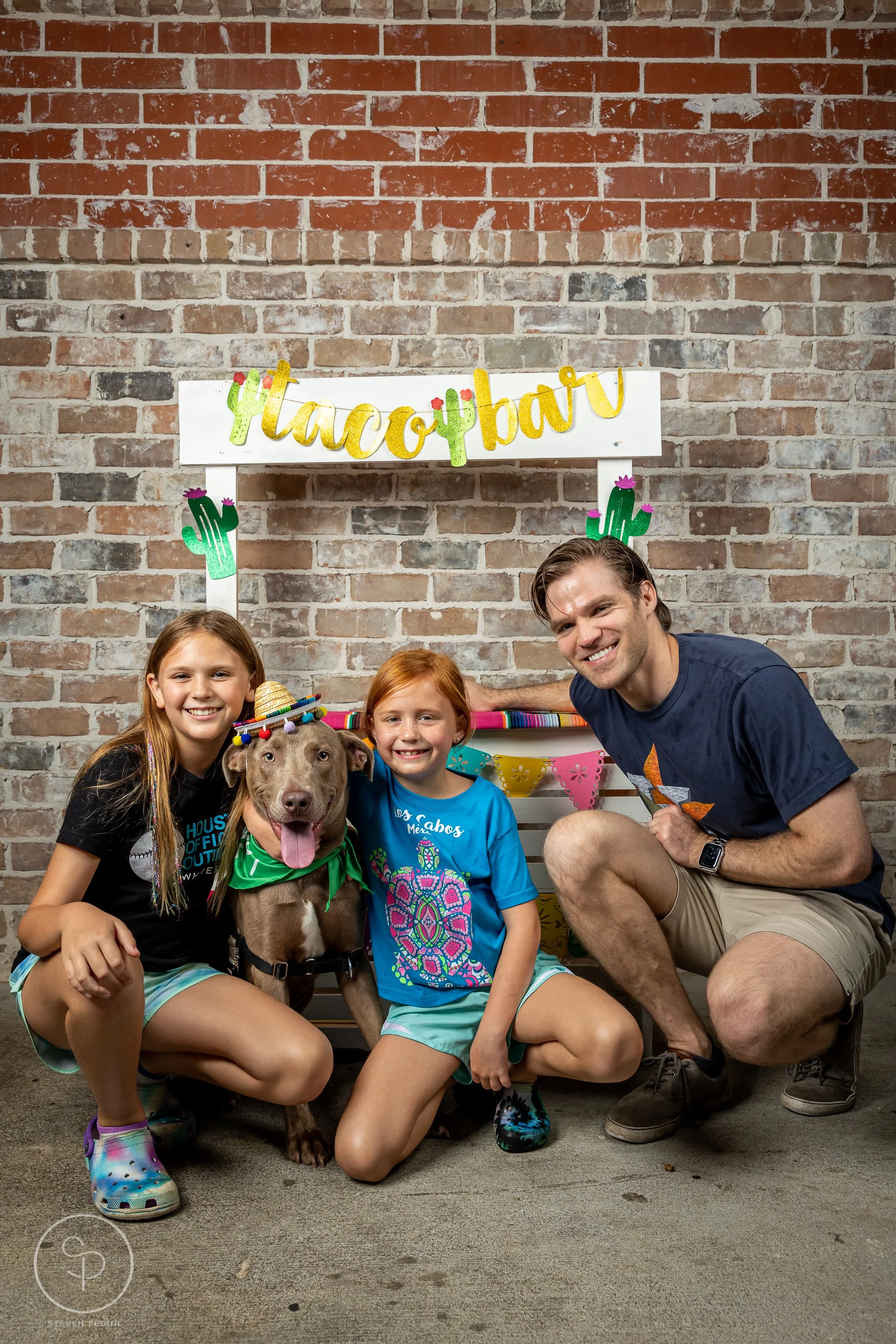 StevenPediniPhotography-CincoDeDoggo-2023-Houston-Texas-BayouHeightsBiergarten-15.jpg