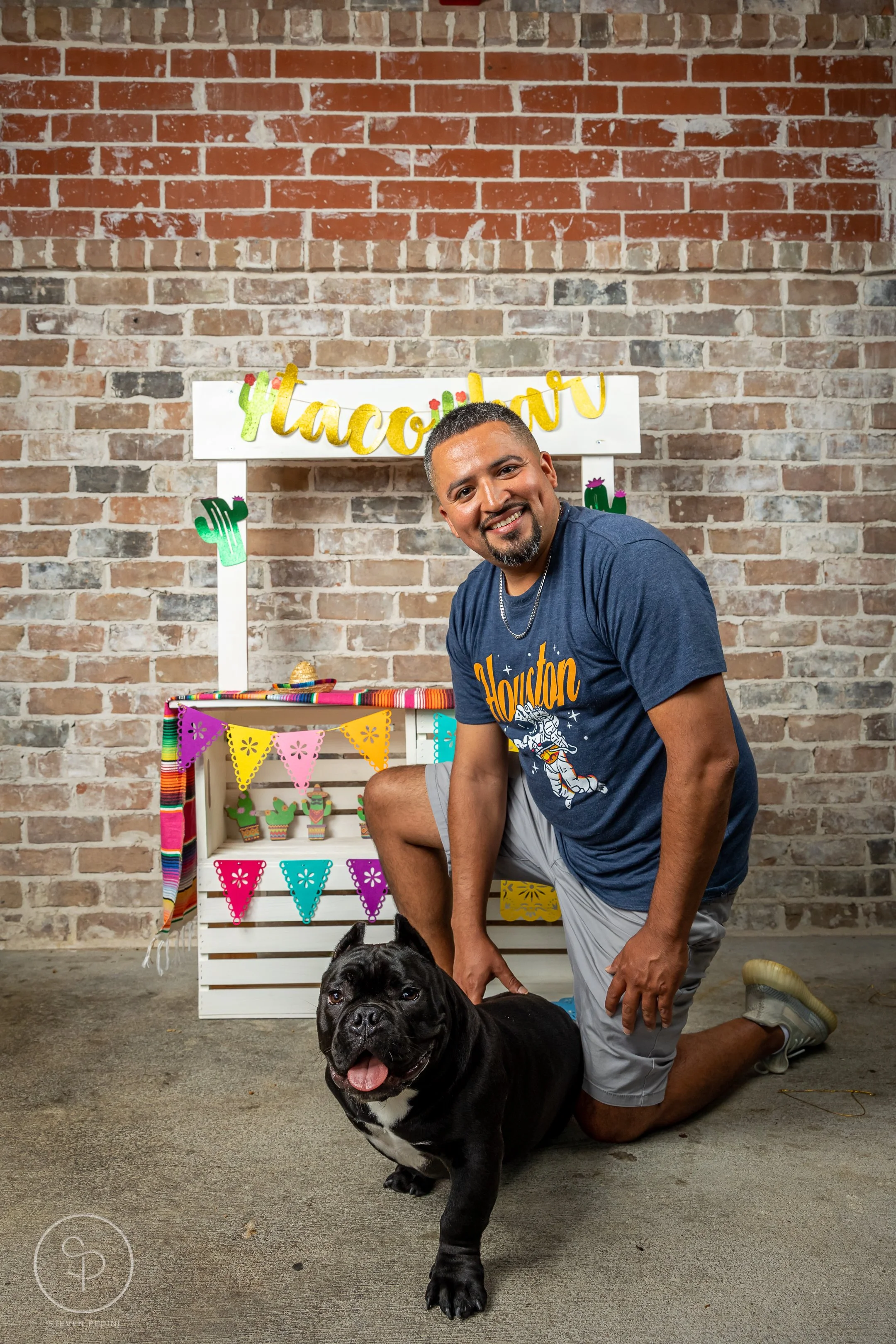 StevenPediniPhotography-CincoDeDoggo-2023-Houston-Texas-BayouHeightsBiergarten-60.jpg