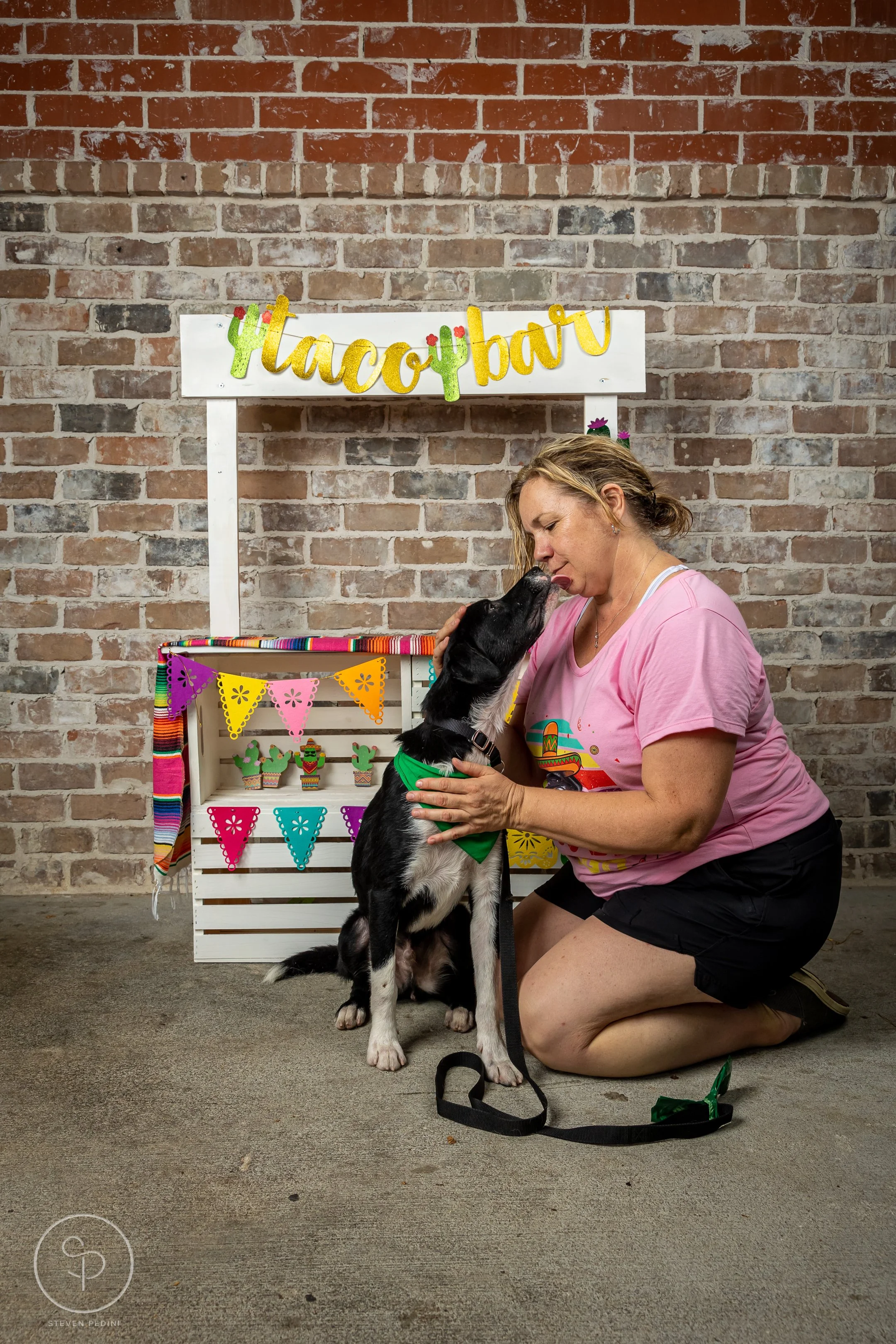 StevenPediniPhotography-CincoDeDoggo-2023-Houston-Texas-BayouHeightsBiergarten-70.jpg