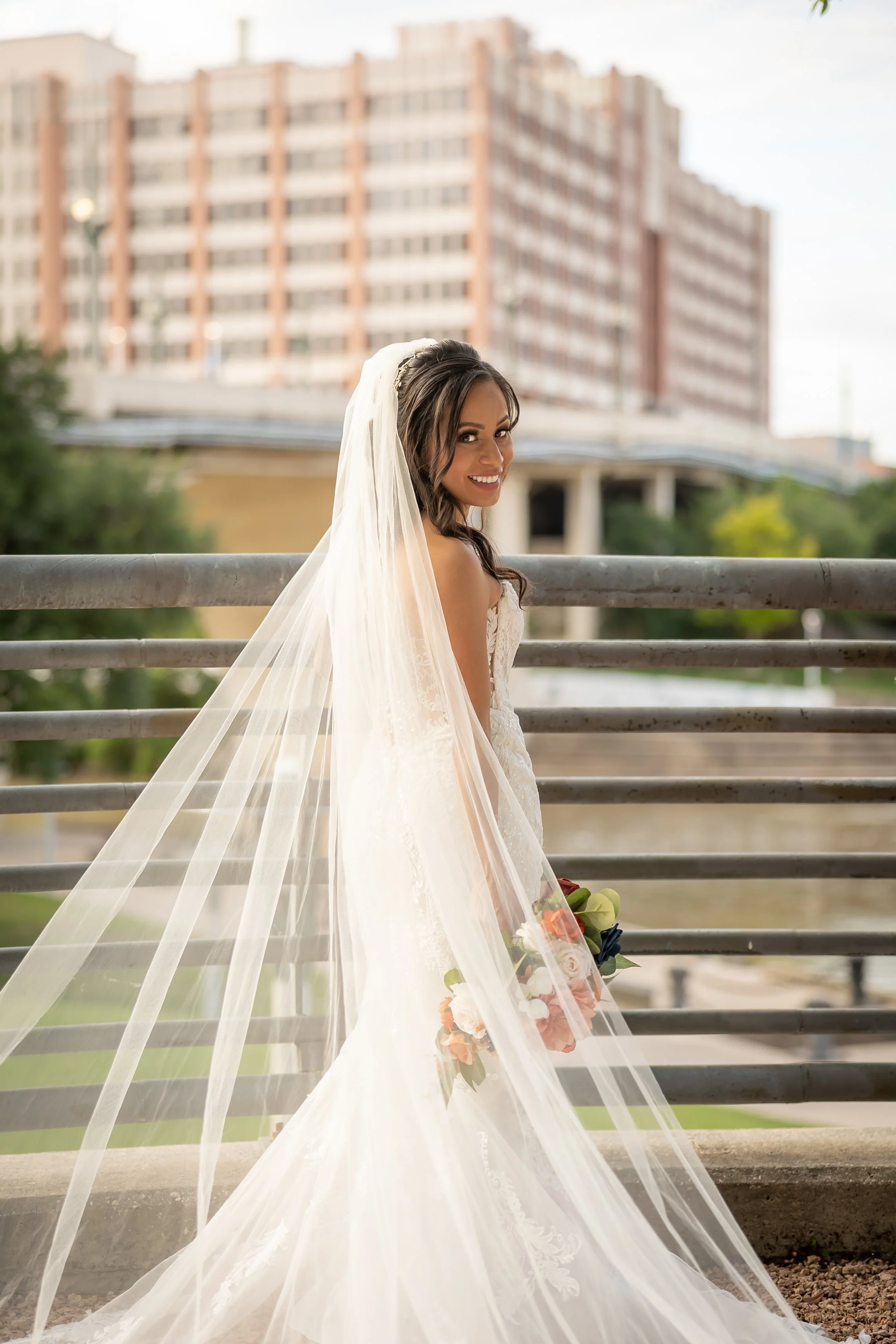 StevenPediniPhotography-Wedding-Photographer-Houston-Texas-TX-SunsetCoffeeBuilding-M&E-04222023-130.jpg