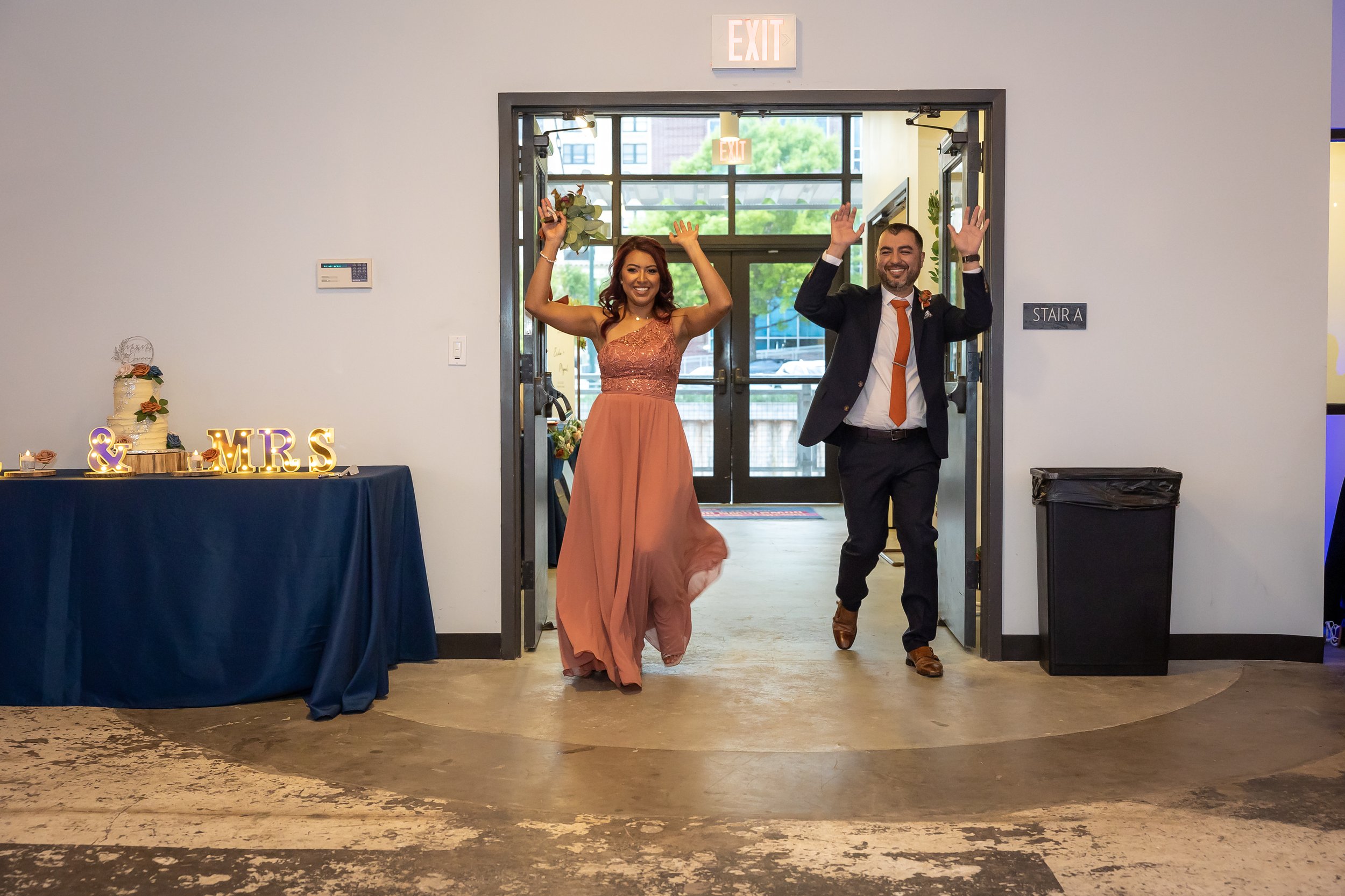 StevenPediniPhotography-Wedding-Photographer-Houston-Texas-TX-SunsetCoffeeBuilding-M&E-04222023-138.jpg