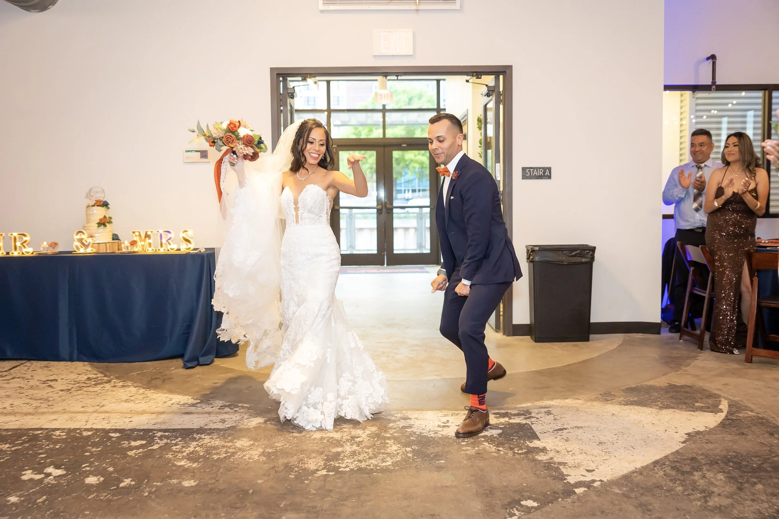 StevenPediniPhotography-Wedding-Photographer-Houston-Texas-TX-SunsetCoffeeBuilding-M&E-04222023-143.jpg