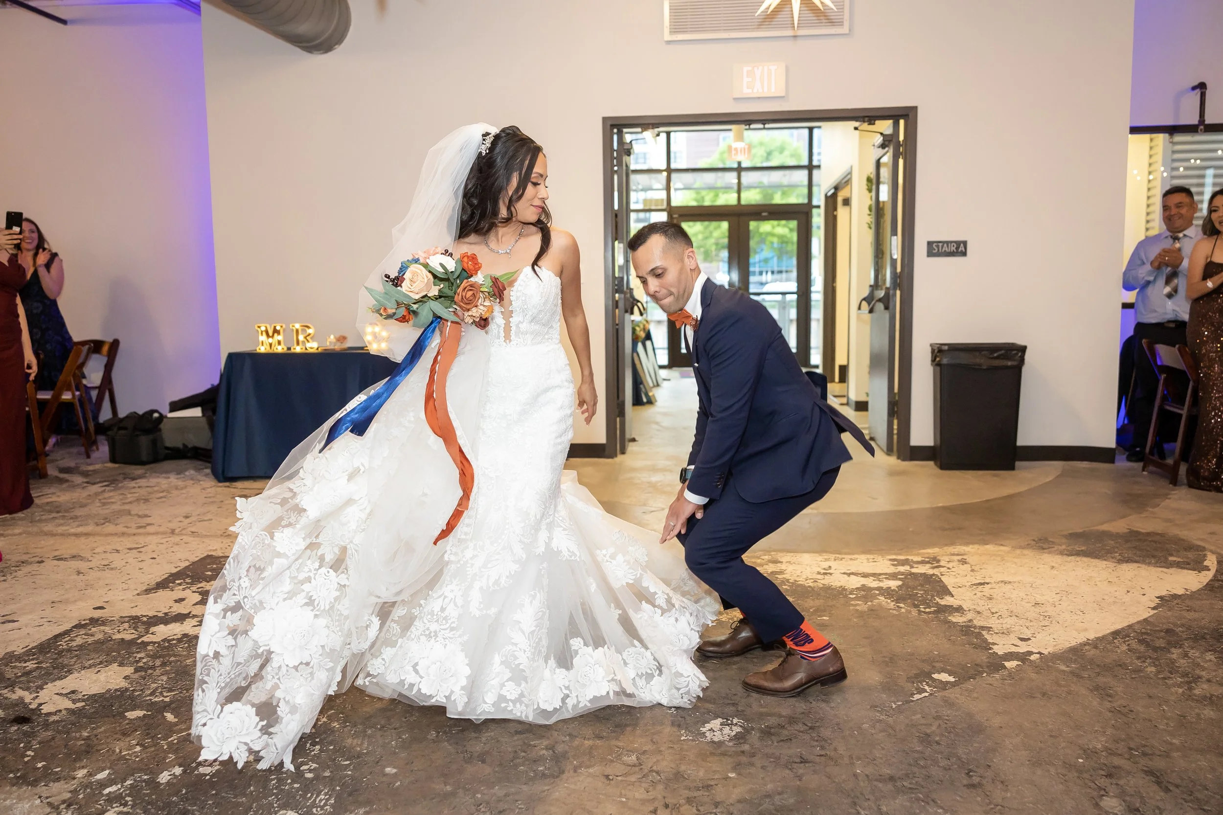 StevenPediniPhotography-Wedding-Photographer-Houston-Texas-TX-SunsetCoffeeBuilding-M&E-04222023-146.jpg