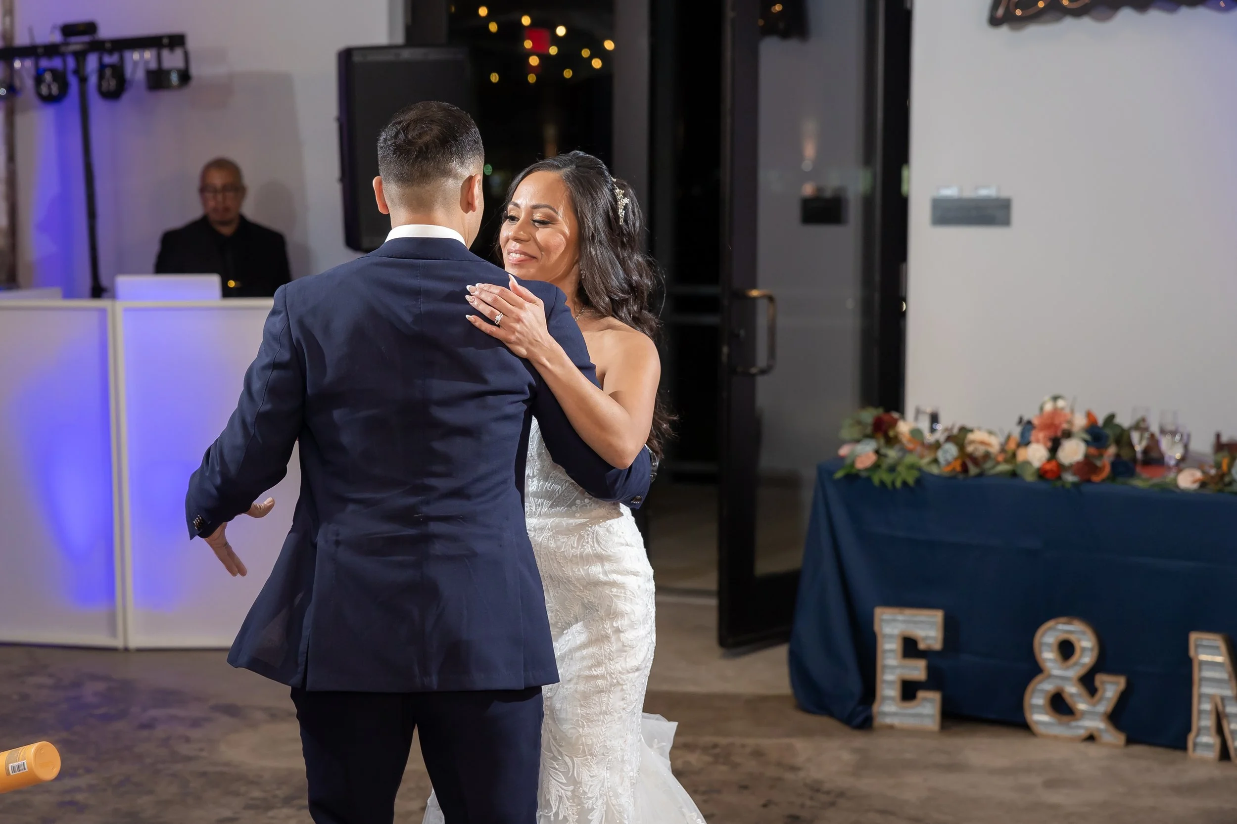 StevenPediniPhotography-Wedding-Photographer-Houston-Texas-TX-SunsetCoffeeBuilding-M&E-04222023-160.jpg