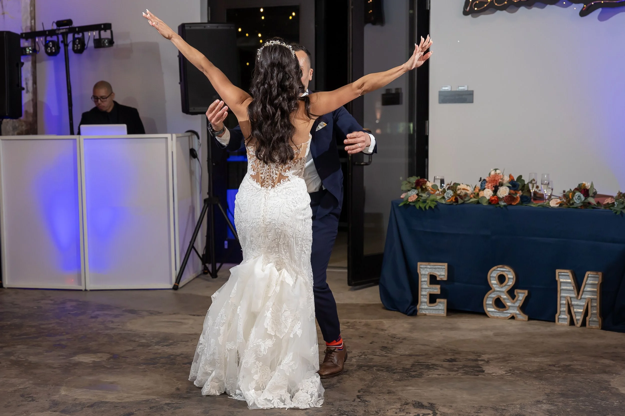 StevenPediniPhotography-Wedding-Photographer-Houston-Texas-TX-SunsetCoffeeBuilding-M&E-04222023-164.jpg