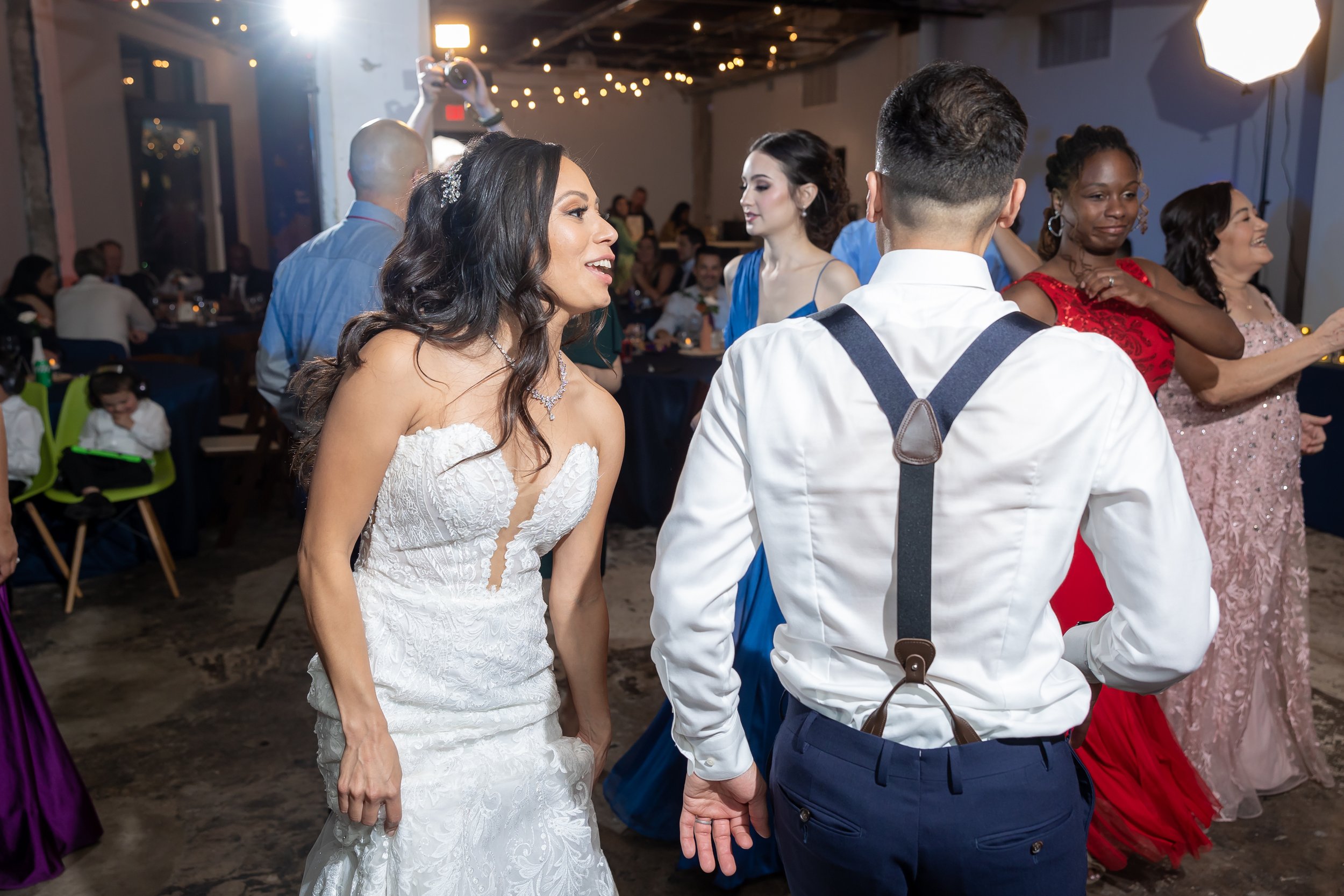 StevenPediniPhotography-Wedding-Photographer-Houston-Texas-TX-SunsetCoffeeBuilding-M&E-04222023-186.jpg