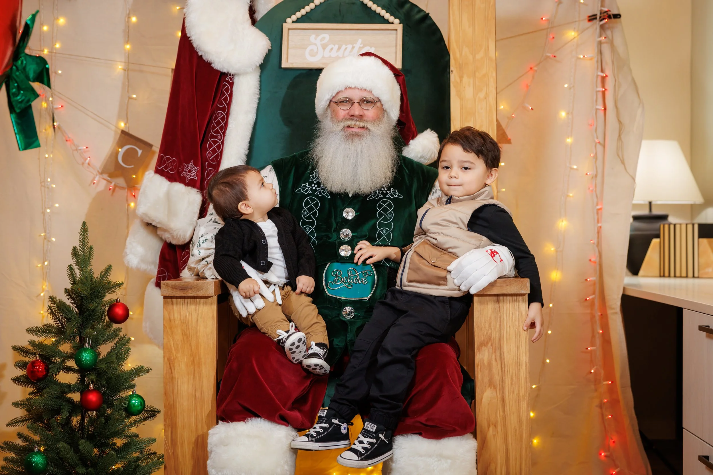 Steven Pedini Photography-12.7.2025 - David Weekley Homes Photos with Santa at Legacy Place-Web-37-AH2A5363.jpg