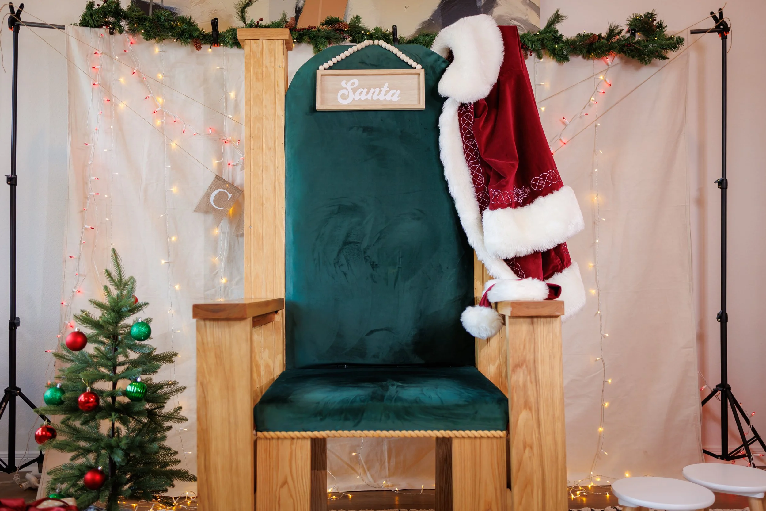 Steven Pedini Photography-12.14.25 David Weekley Homes Photos with Santa at Beacon Point-Web-1-AH2A6708.jpg