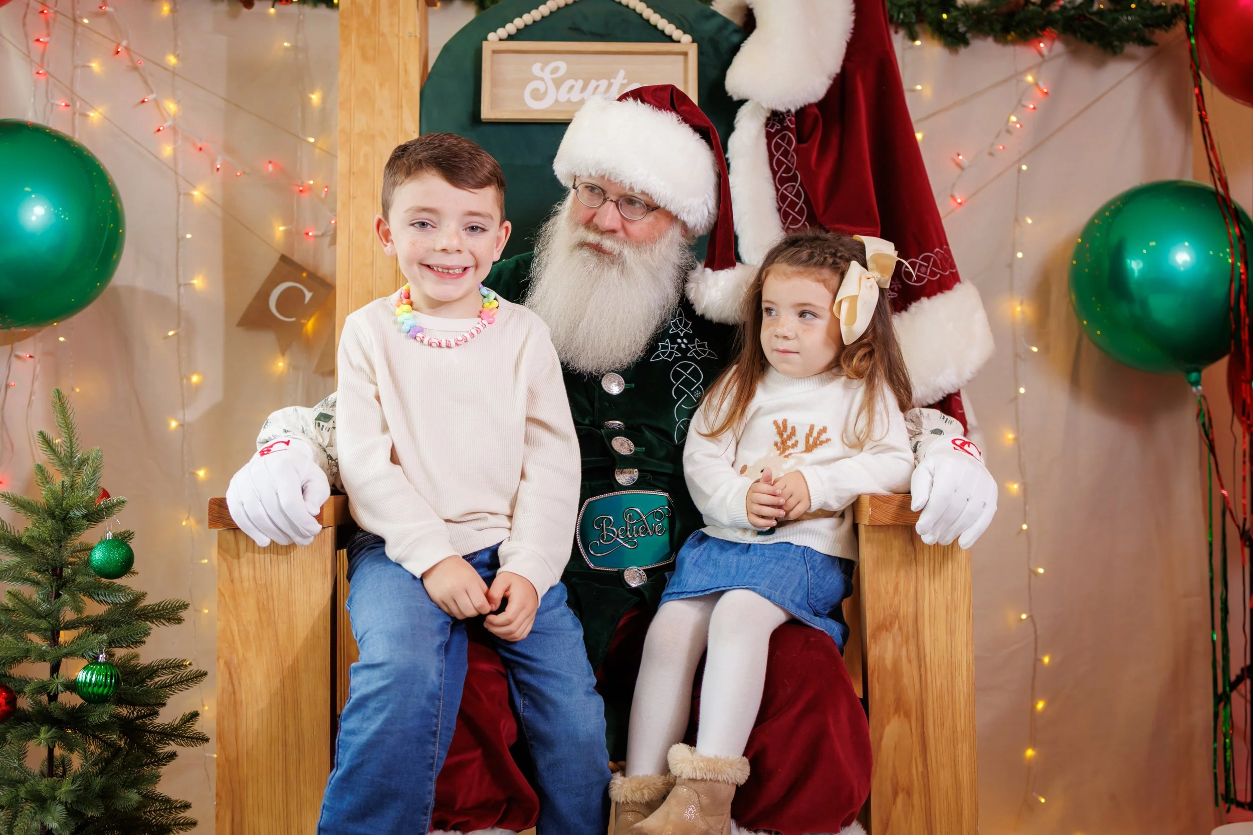 Steven Pedini Photography-12.14.25 David Weekley Homes Photos with Santa at Beacon Point-Web-40-AH2A6779.jpg