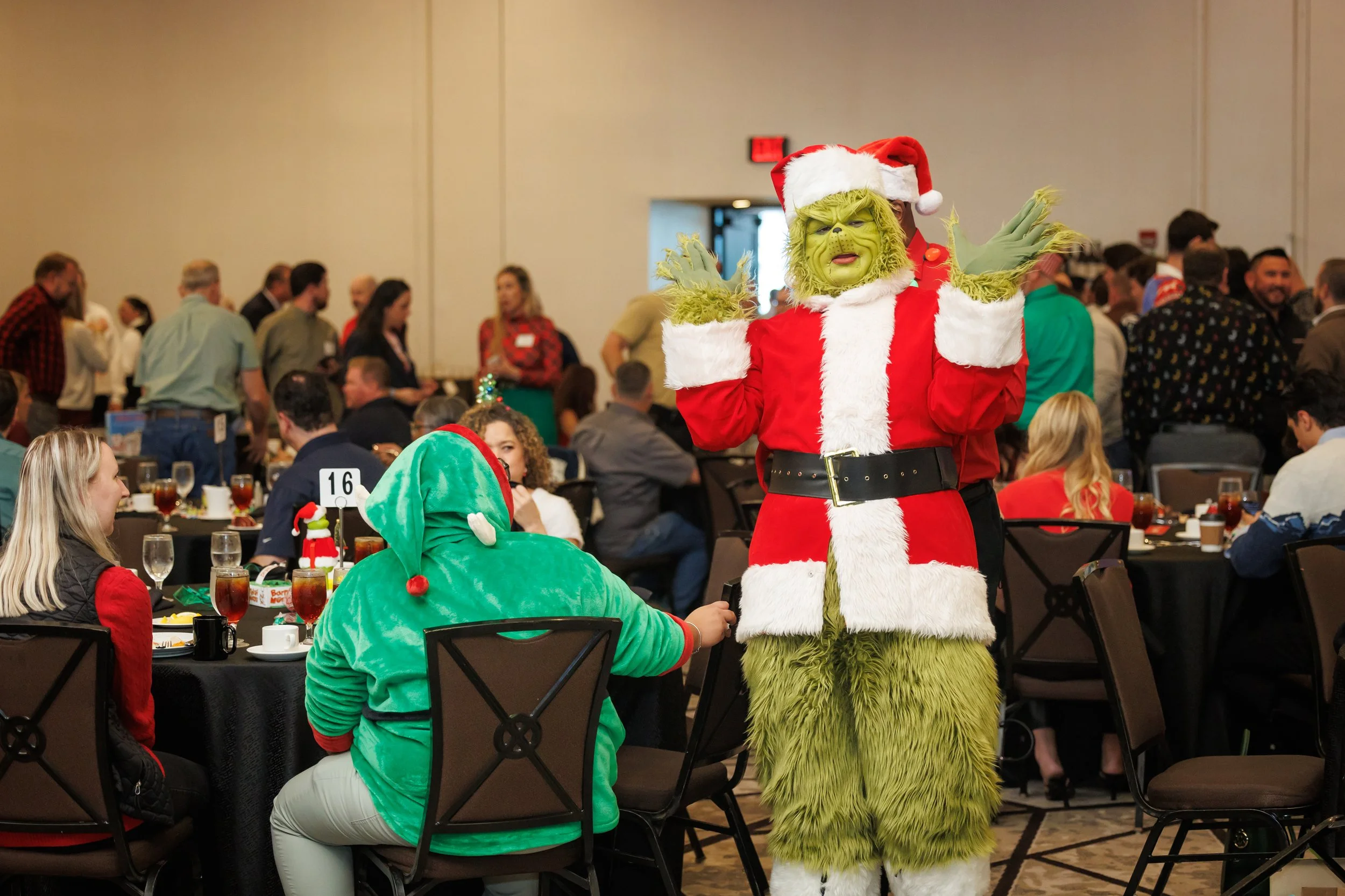Steven Pedini Photography-12.12.25 David Weekley Homes Holiday Party-Web-115-AH2A6277.jpg