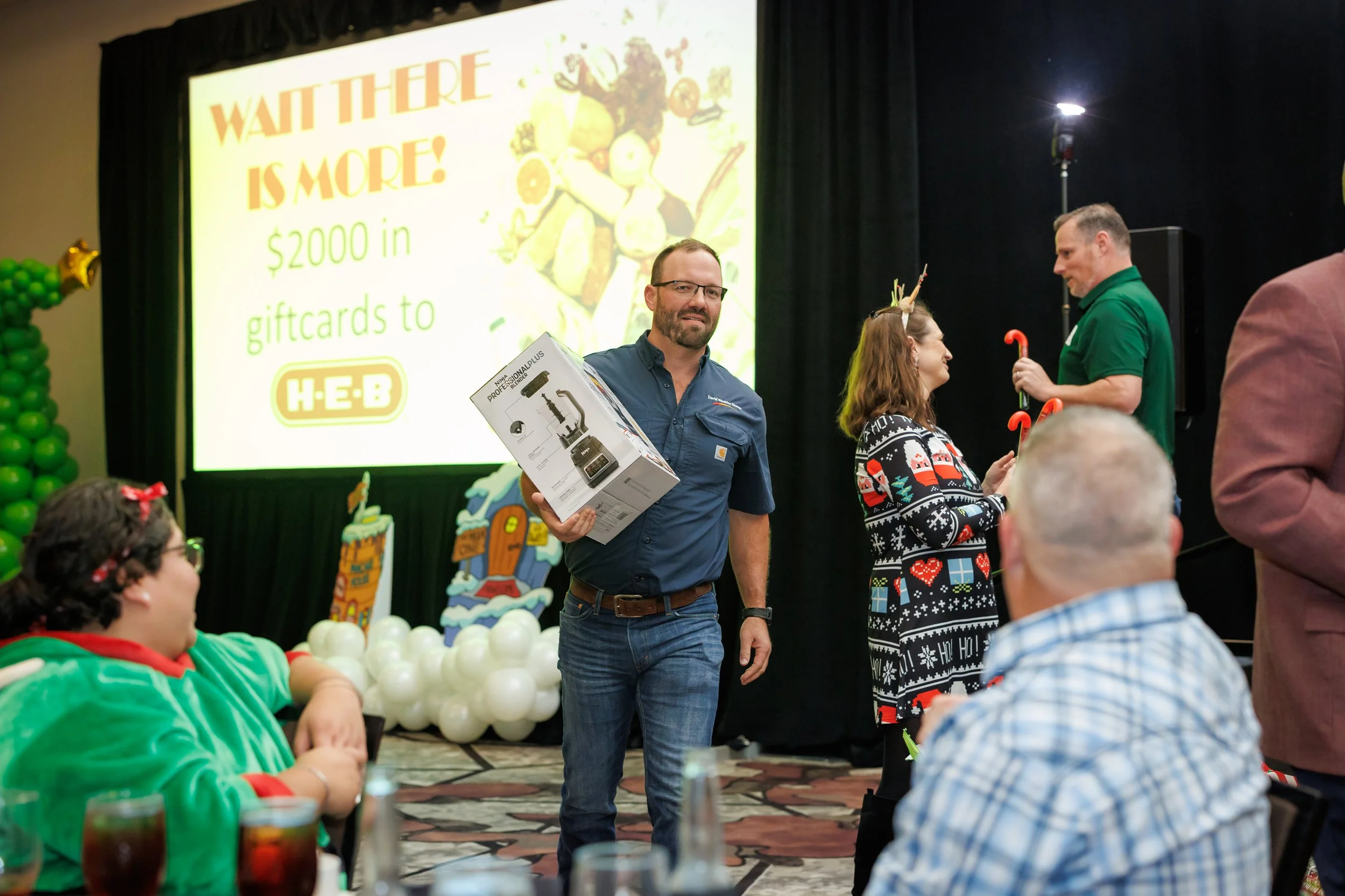 Steven Pedini Photography-12.12.25 David Weekley Homes Holiday Party-Web-185-AH2A6434.jpg