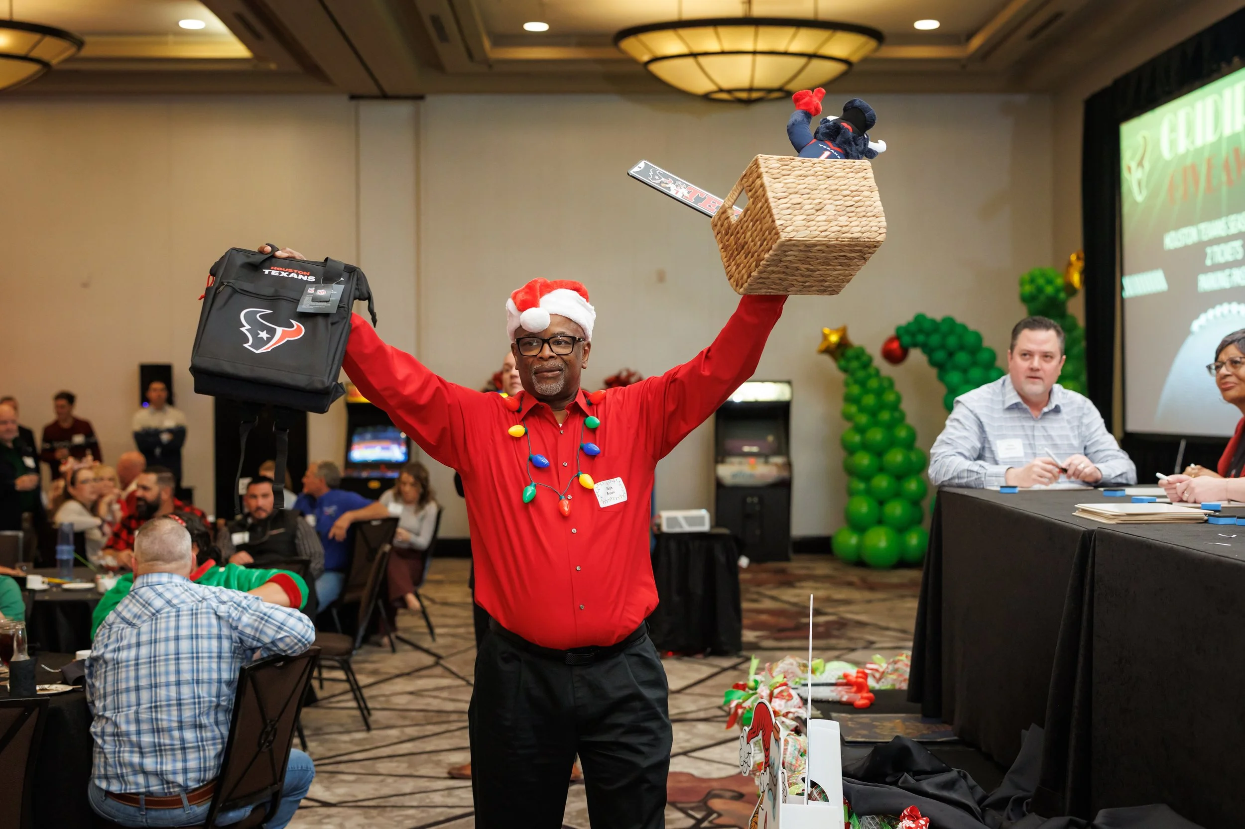 Steven Pedini Photography-12.12.25 David Weekley Homes Holiday Party-Web-191-AH2A6450.jpg