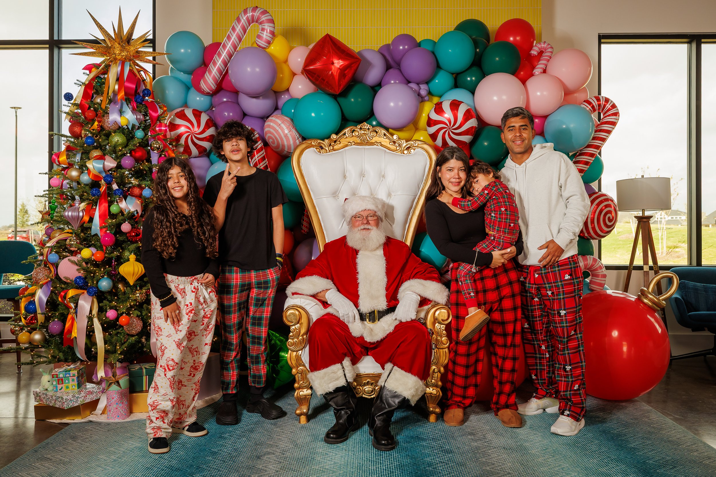 12.20.25-Jubilee-Breakfast-With-Santa-Joyhub-Web-Steven-Pedini-Photography-83-Steven Pedini Photography - 12.20.25 Jubilee Breakfast with Santa-355.jpg