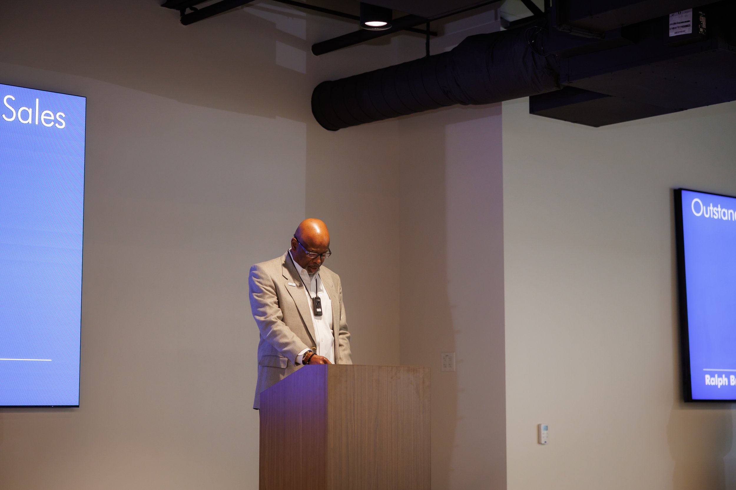 4.24.26-David-Weekley-Homes-April-Division-Meeting-Web-Steven-Pedini-Photography-77-8Y2A2639.jpg