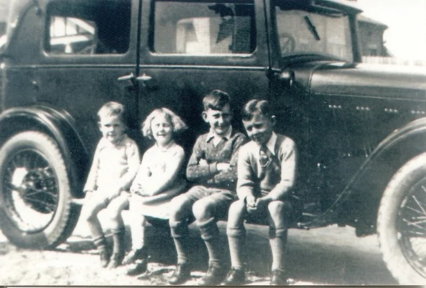 Winney children and their cousins.