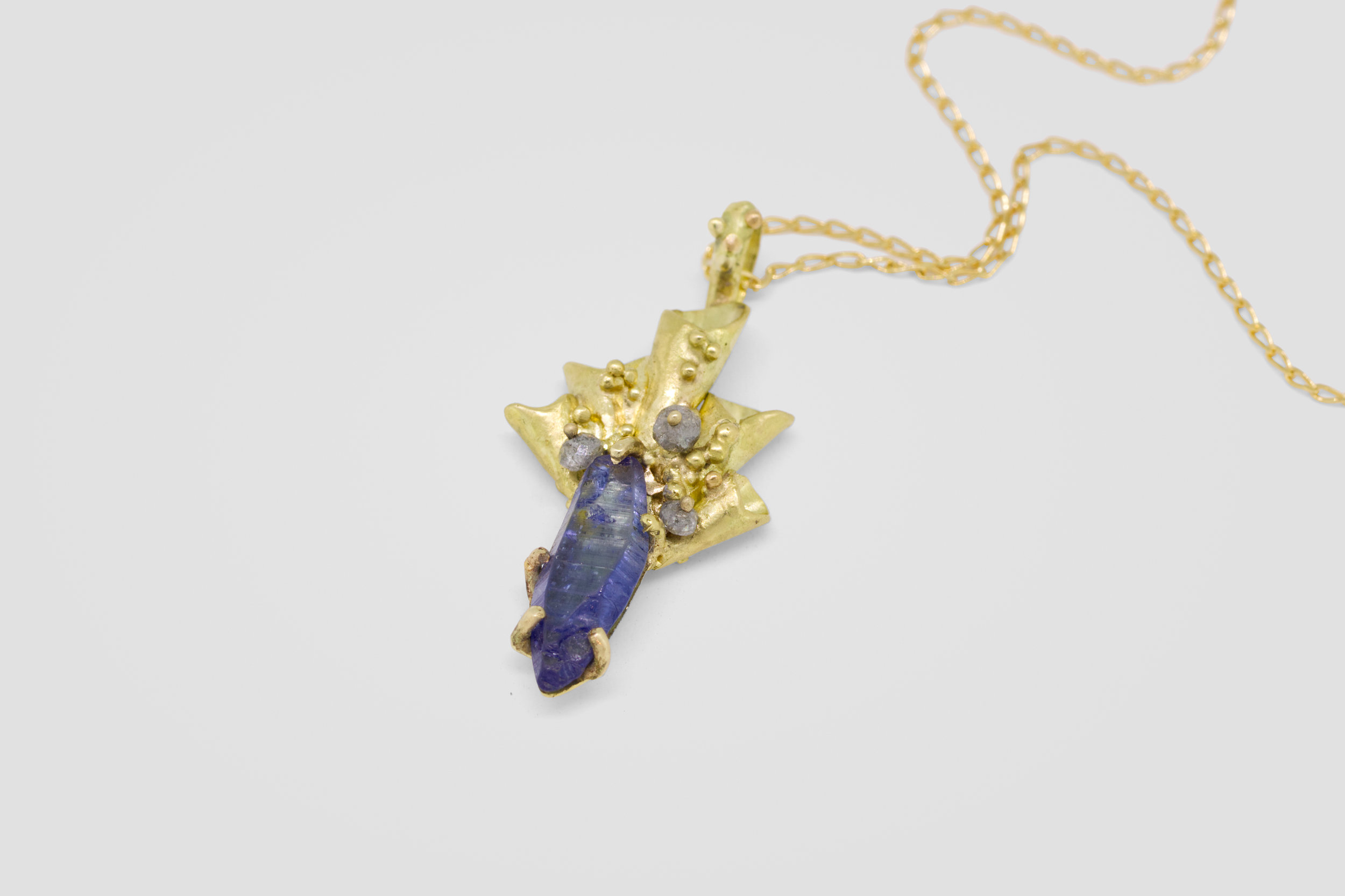 Trumpet Sapphire Pendant_Main.jpg
