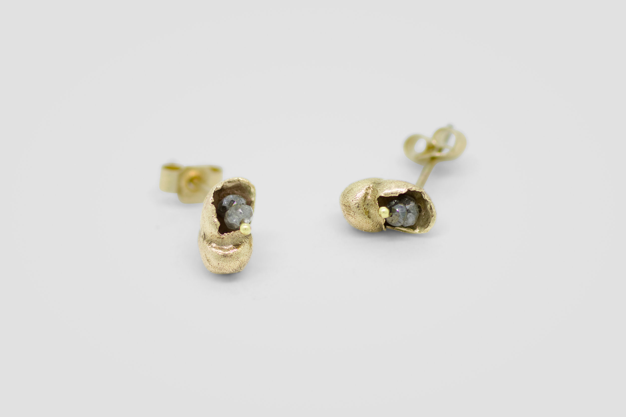 Shell Diamond Gold Earrings_Main.jpg