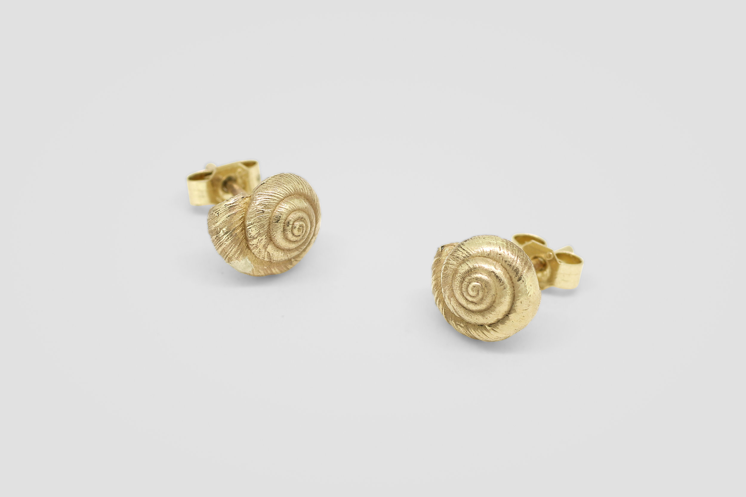 Snail Gold Earrings_Main.jpg