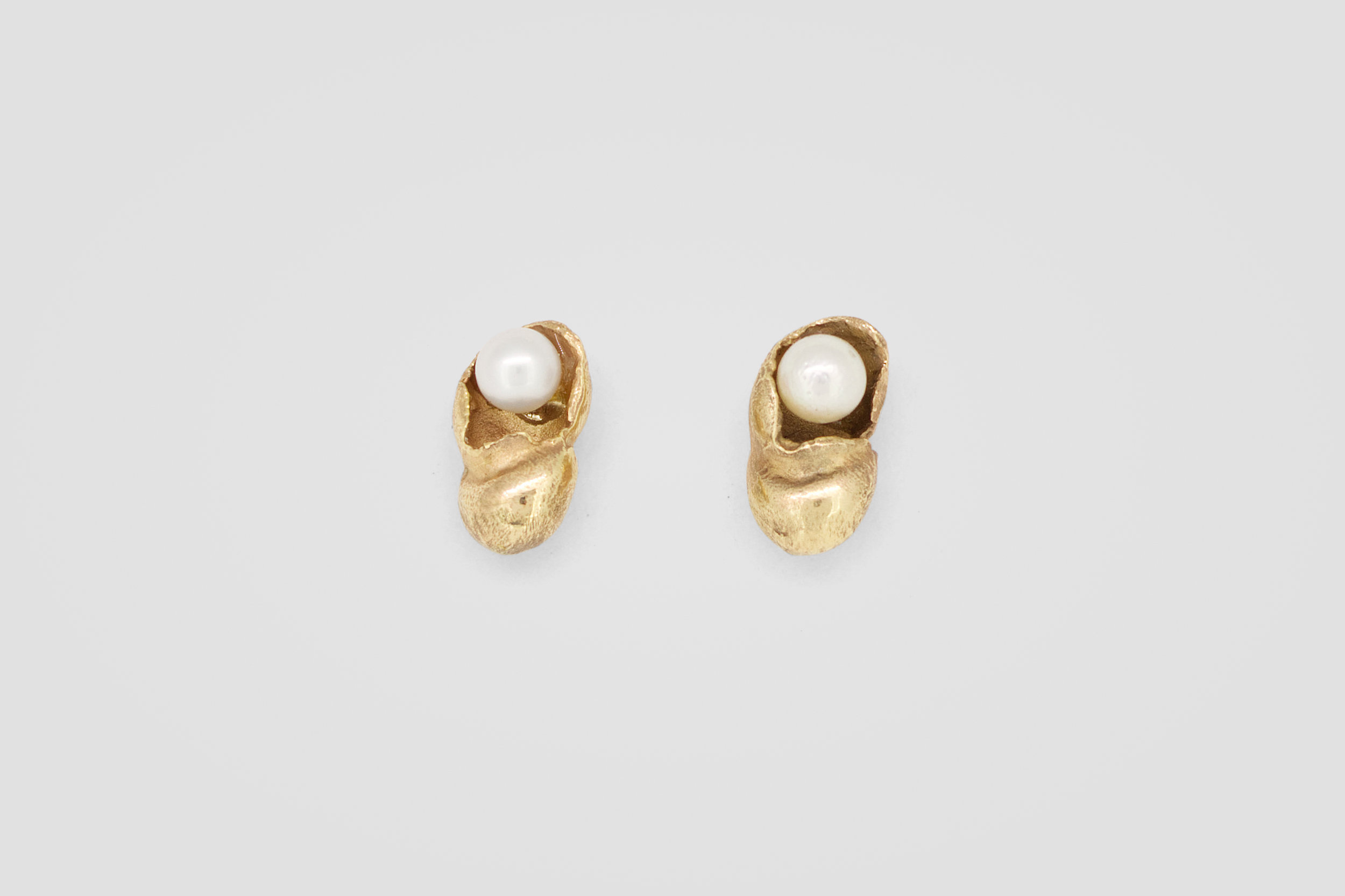 Shell Pearl Gold Earrings_Front.jpg