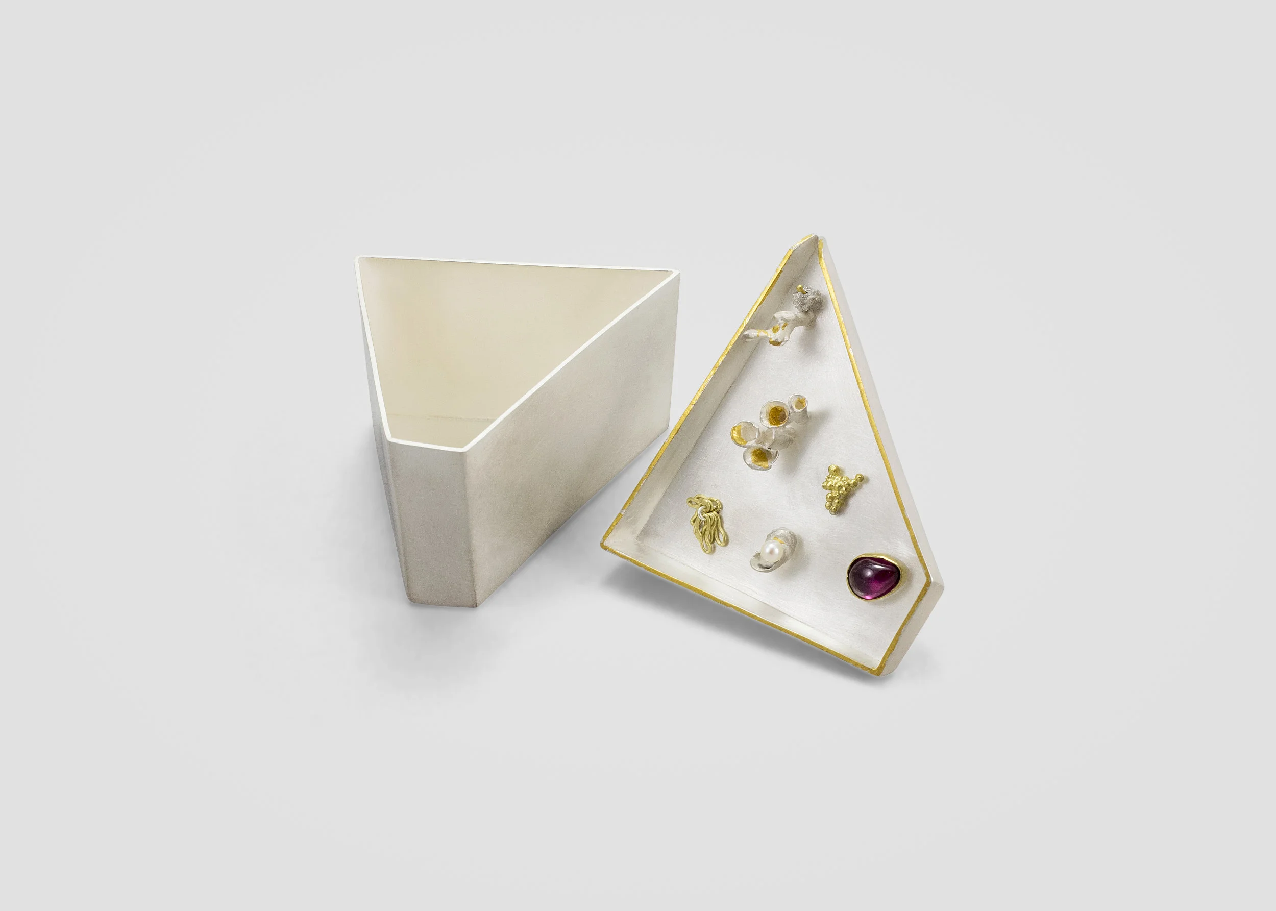 Wunderkammer Box_Brooch.jpg